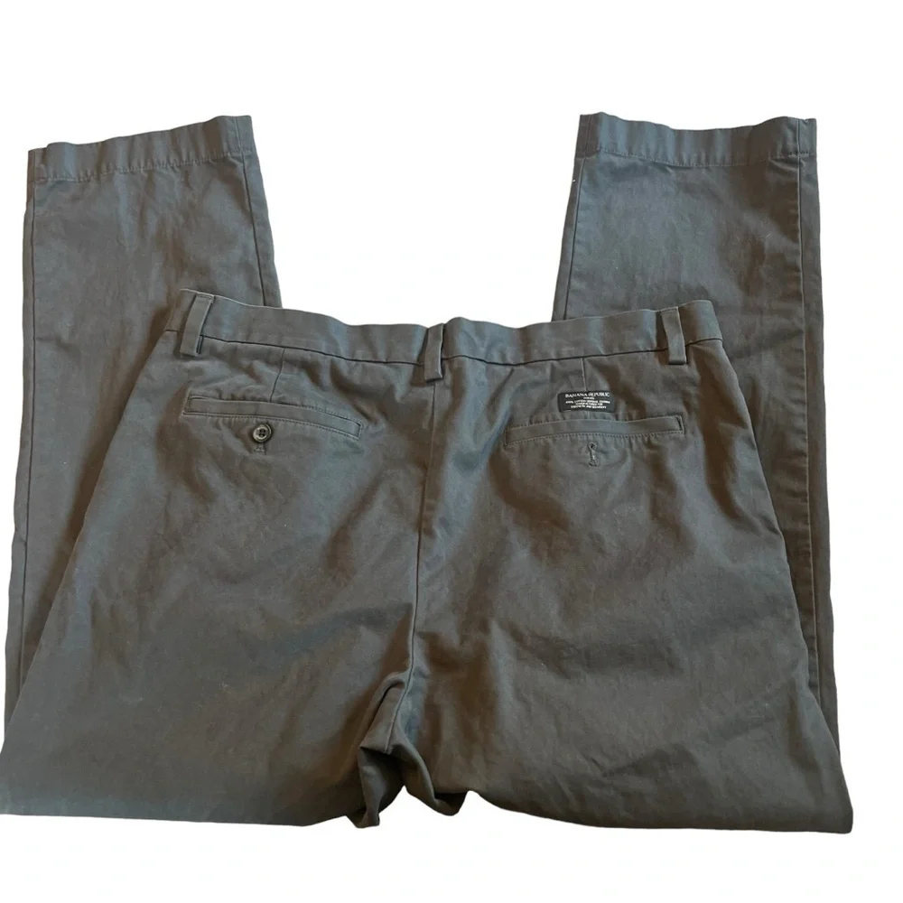 Banana Republic Aiden Chinos Cotton Office Pants Gray Size 36 x 30 Preppy Office